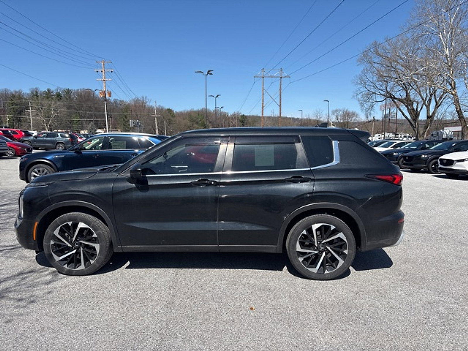 Used 2022 Mitsubishi Outlander SE image 5