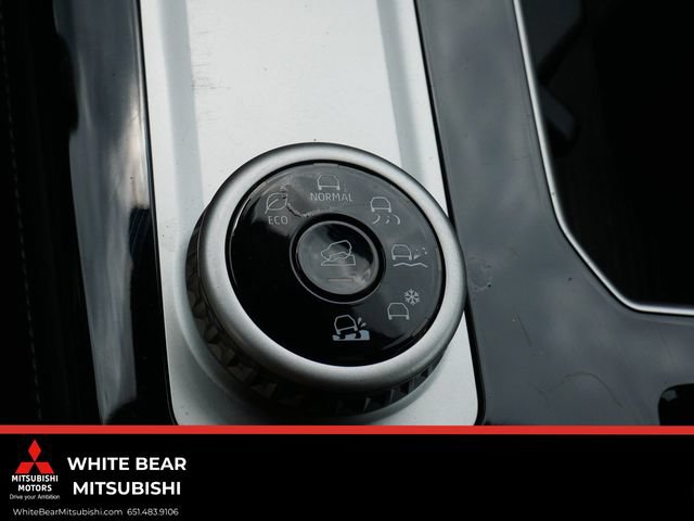 Used 2025 Mitsubishi Outlander SE AWD/4WD image 23