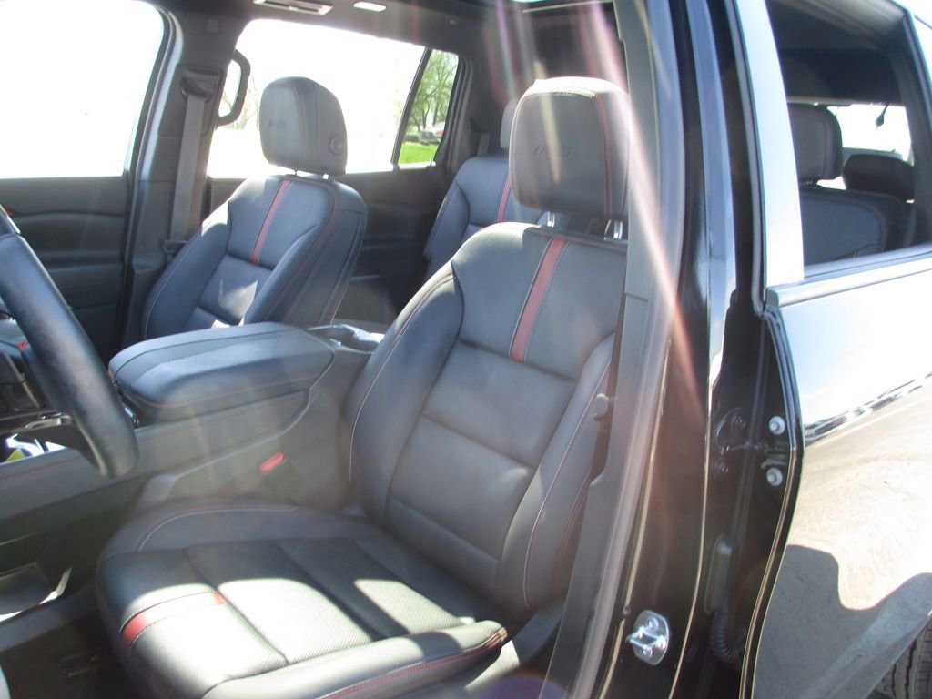 Used 2024 Chevrolet Traverse RS w/ LPO, Floor Liner Package image 20