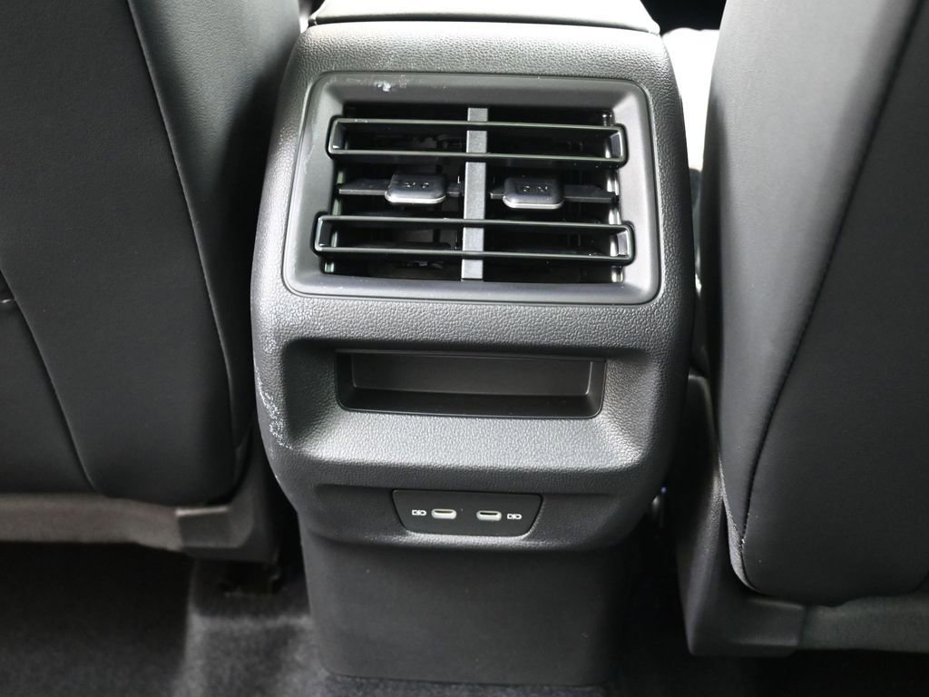 New 2026 Volkswagen Tiguan SE R-Line image 20