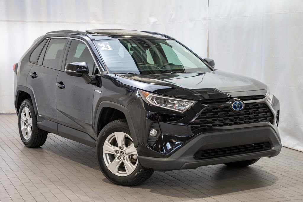 Used 2021 Toyota RAV4 XLE w/ Convenience Package image 1
