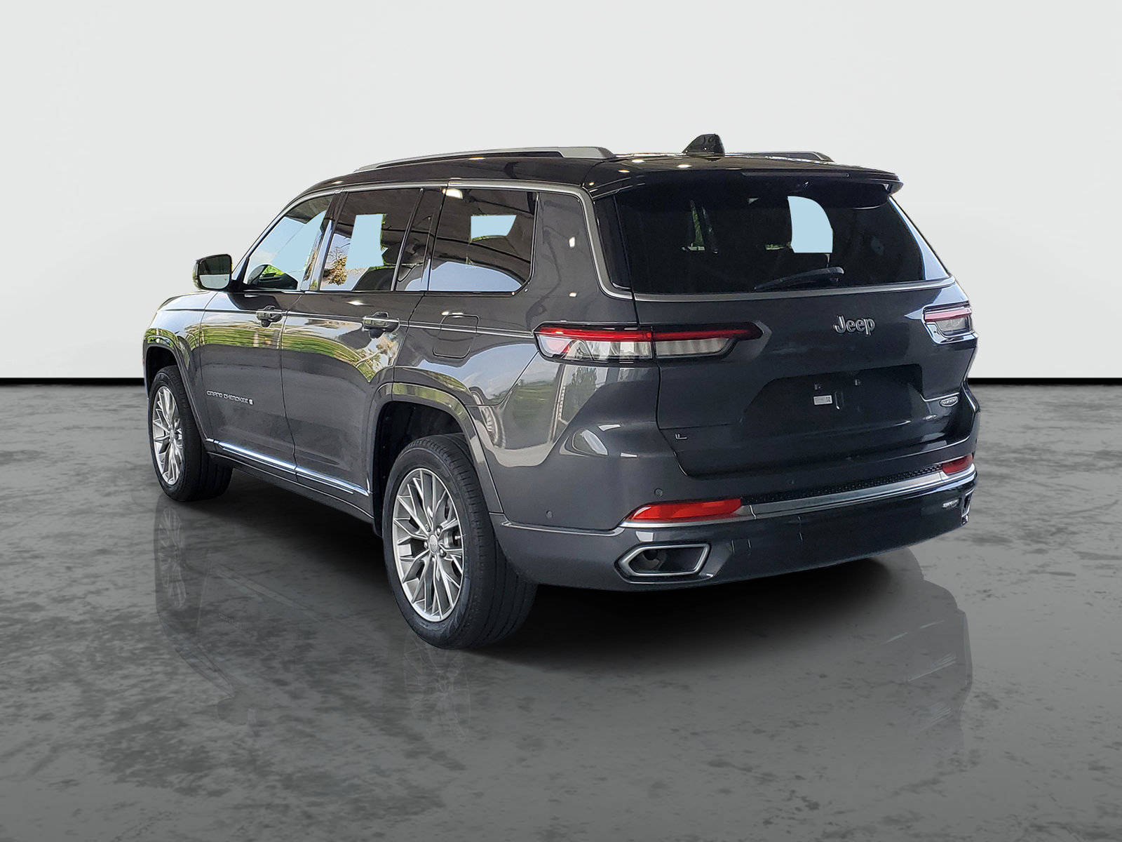Used 2022 Jeep Grand Cherokee L Summit w/ Advanced Protech Group IV RWD image 3