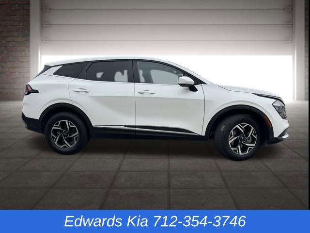 Used 2023 Kia Sportage LX image 2