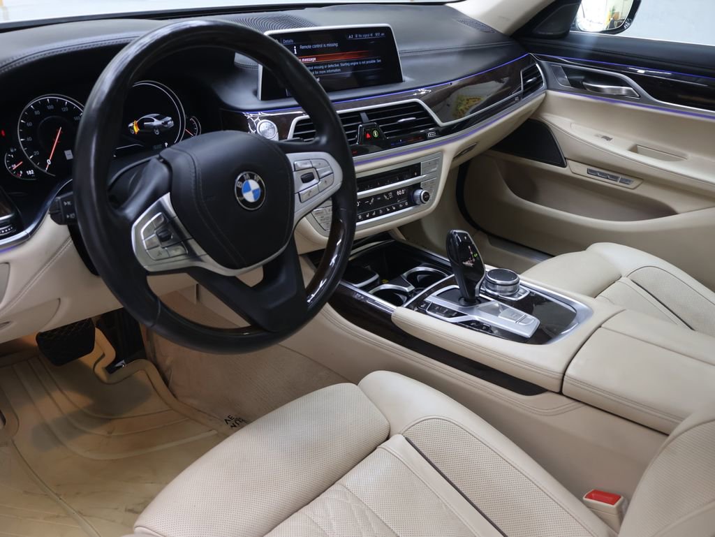 Used 2016 BMW 750i xDrive image 25