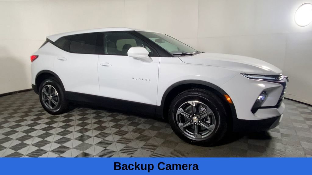 Certified 2025 Chevrolet Blazer LT w/ LPO, Cargo Package image 4