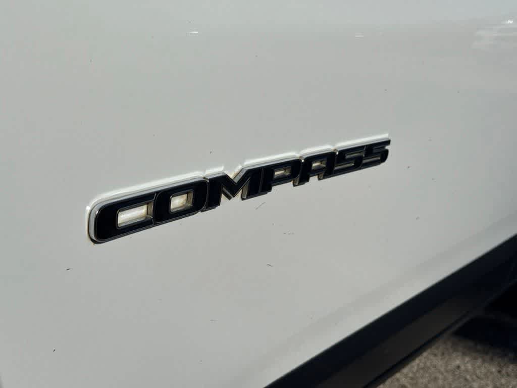 Used 2022 Jeep Compass Latitude AWD/4WD image 11