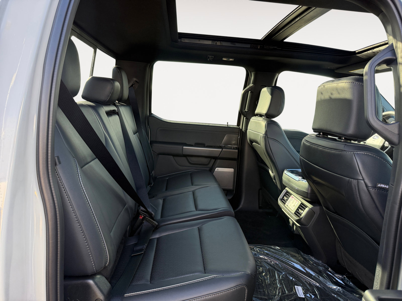 New 2026 Ford F150 Lariat w/ Equipment Group 501A Mid AWD/4WD image 18