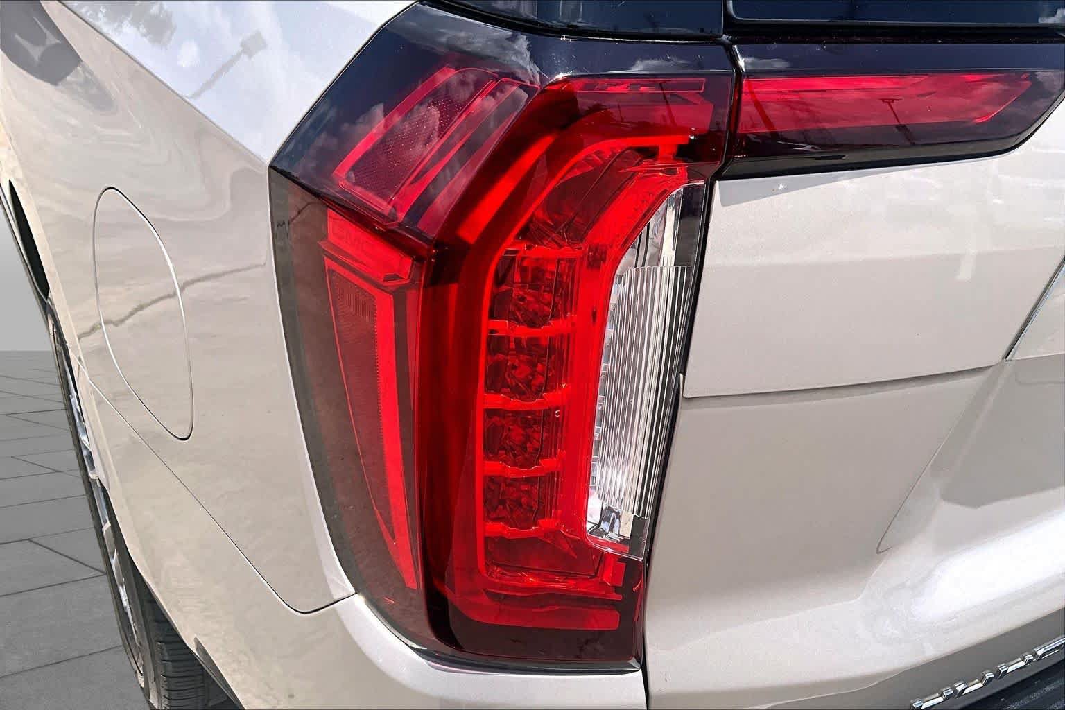 Used 2021 GMC Yukon XL Denali w/ Denali Premium Package RWD image 29