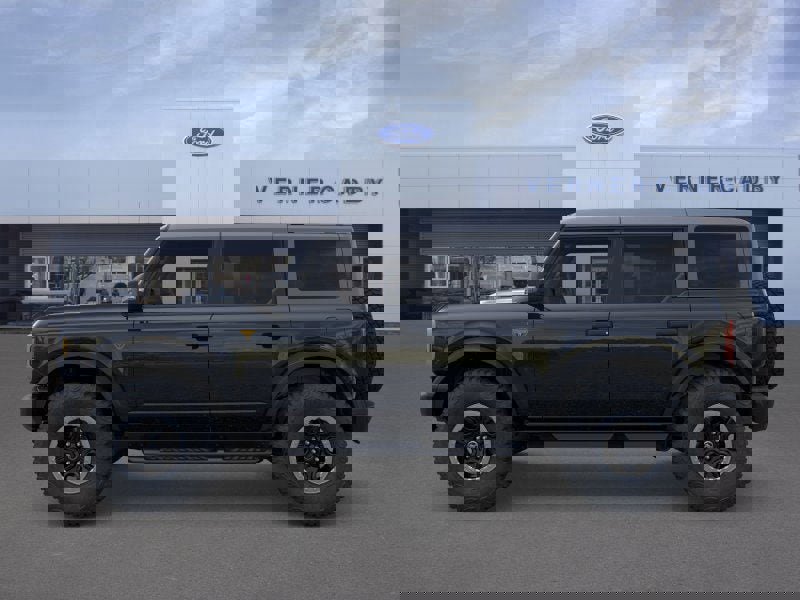 New 2025 Ford Bronco Badlands image 3