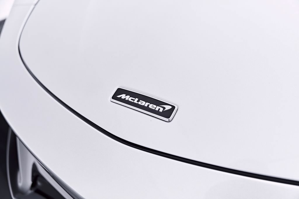 Used 2023 McLaren Artura RWD image 30
