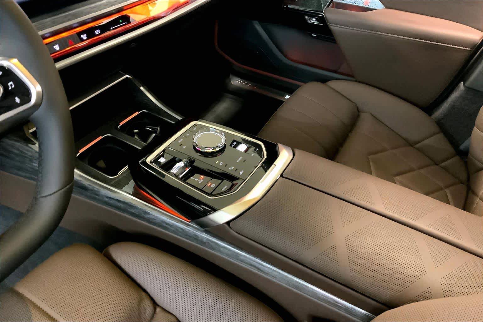 Used 2025 BMW 760i xDrive image 16
