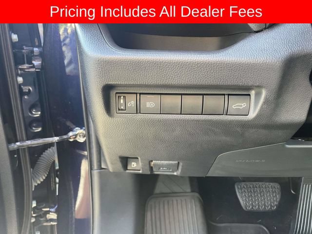 Used 2022 Toyota RAV4 XLE Premium AWD/4WD image 23