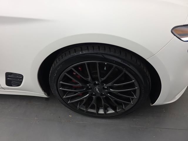 Used 2022 Genesis G70 3.3T Launch Edition image 12