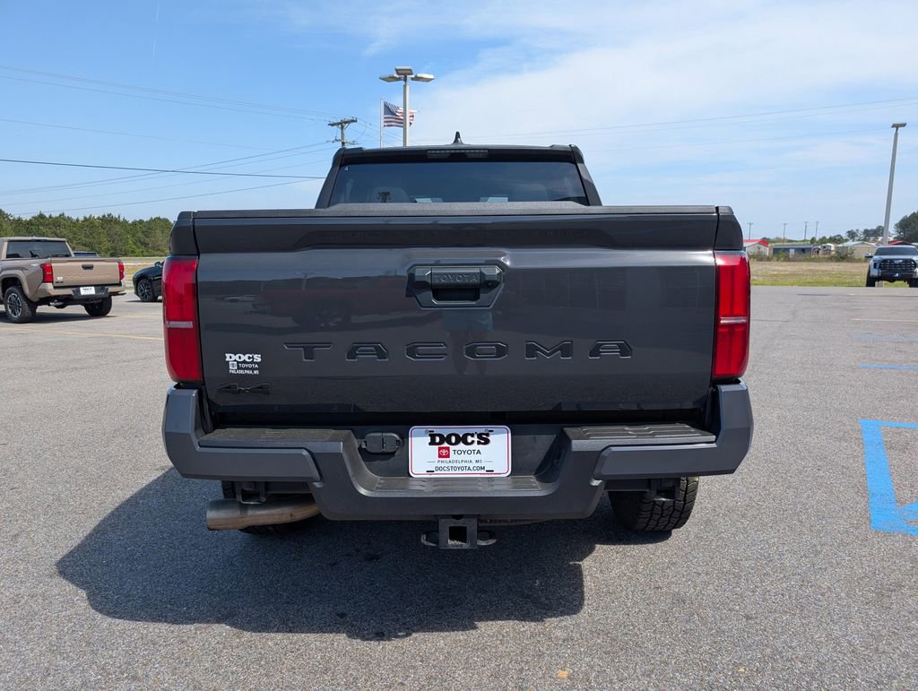 Used 2025 Toyota Tacoma SR5 AWD/4WD image 4