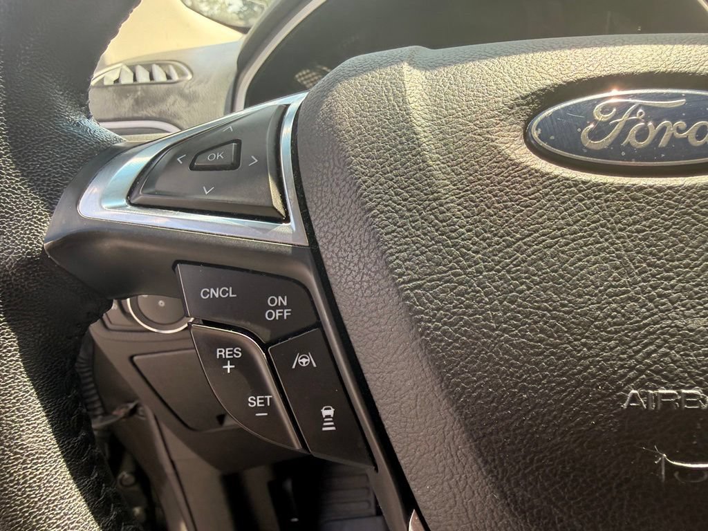 Used 2019 Ford Edge SEL w/ Equipment Group 201A FWD image 9