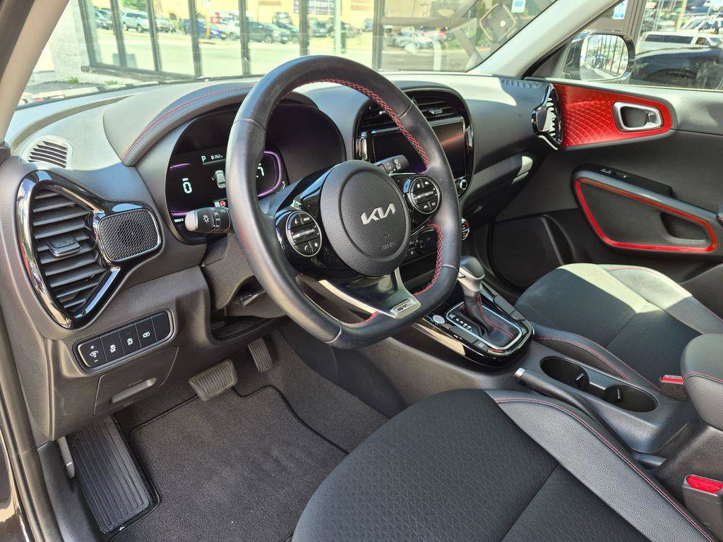 Certified 2023 Kia Soul GT-Line FWD image 12
