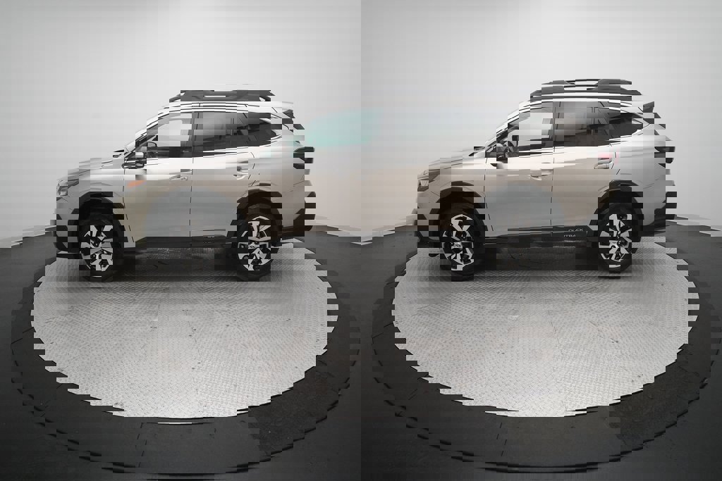 Used 2020 Subaru Outback Premium image 25