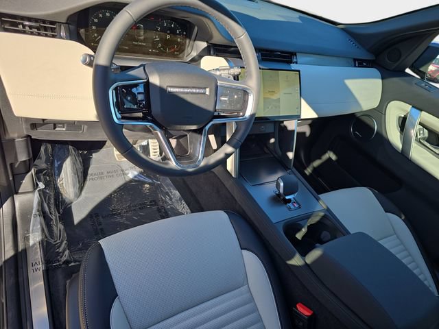 New 2026 Land Rover Discovery Sport Landmark AWD/4WD image 13