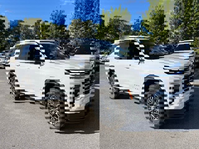 Used 2024 Chevrolet Traverse LT