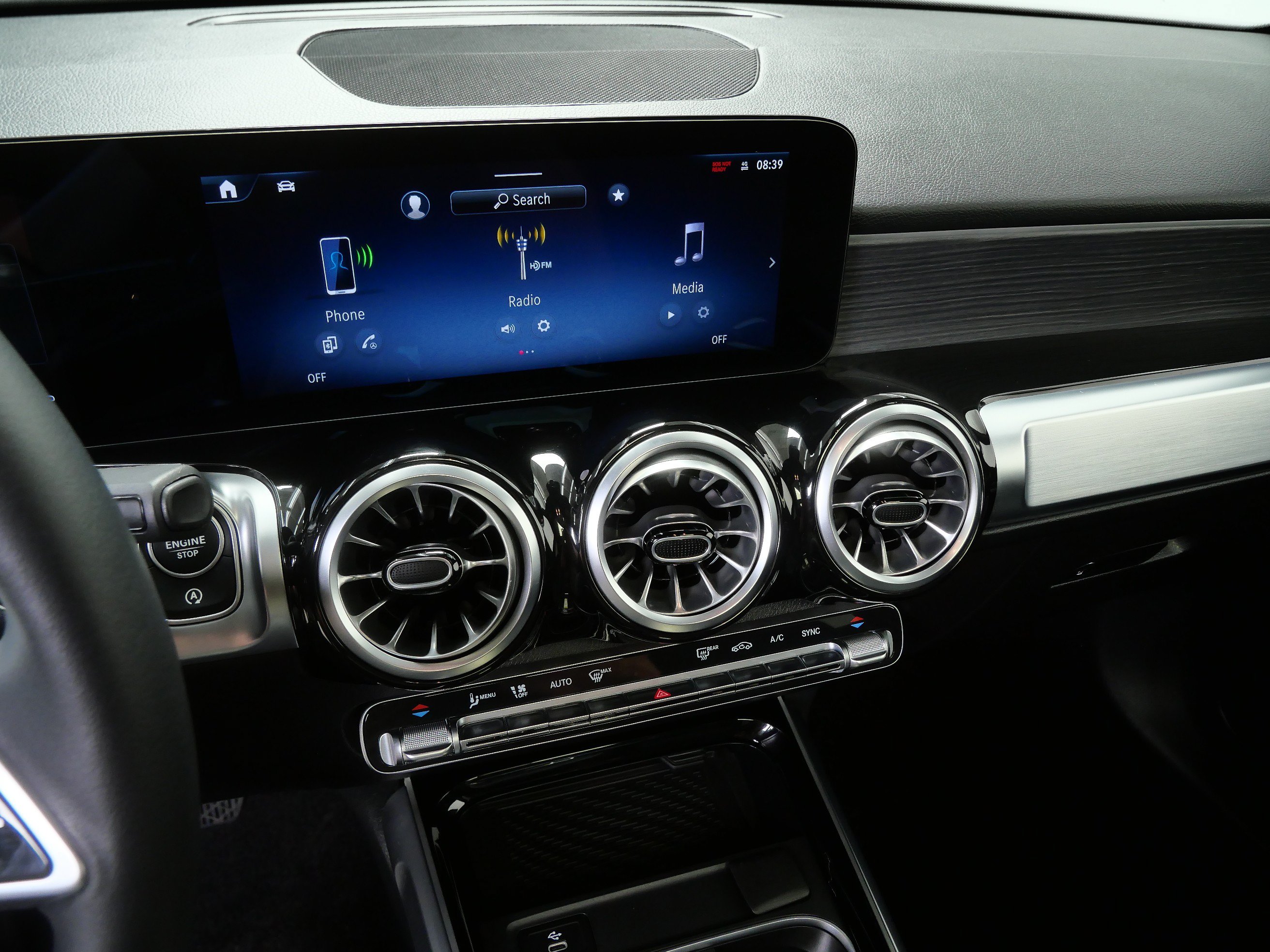 Certified 2026 Mercedes-Benz GLB 250 4MATIC image 19