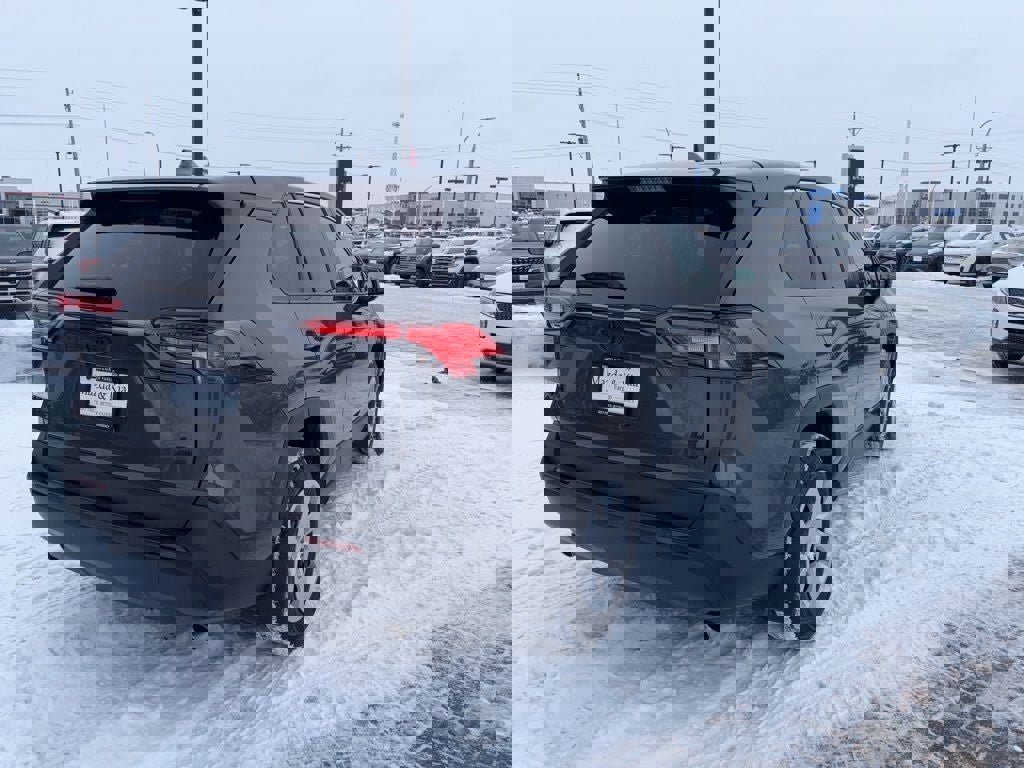 Used 2023 Toyota RAV4 LE image 5