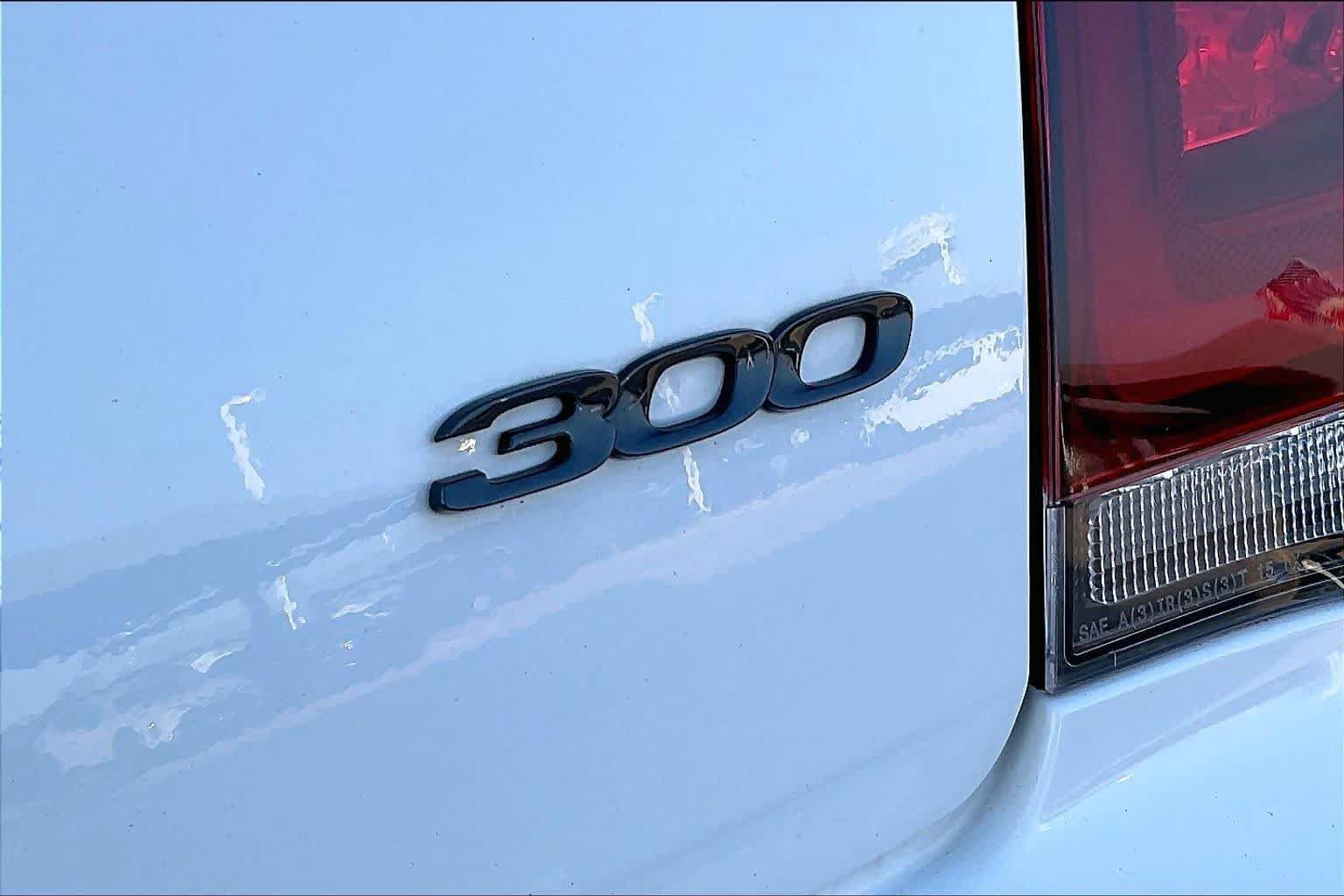 Used 2021 Chrysler 300 Touring w/ Sport Appearance Package RWD image 10