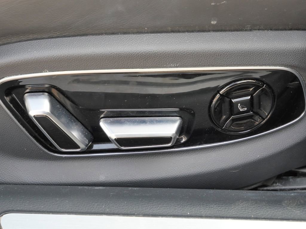 Used 2019 Audi A8 L 3.0T w/ Luxury Package image 19