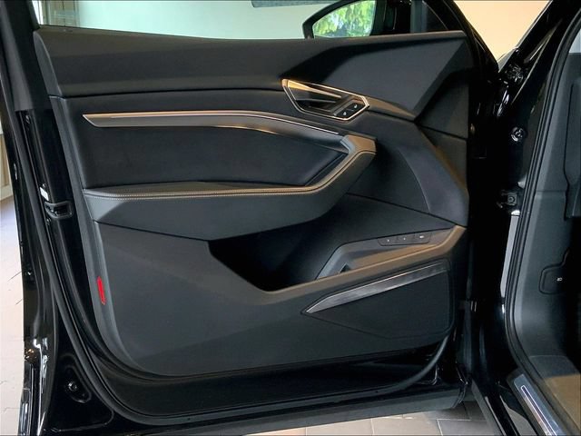 Certified 2024 Audi Q8 e-tron Prestige w/ Prestige Package AWD/4WD image 27