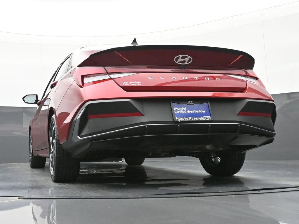 Certified 2025 Hyundai Elantra Sport image 40