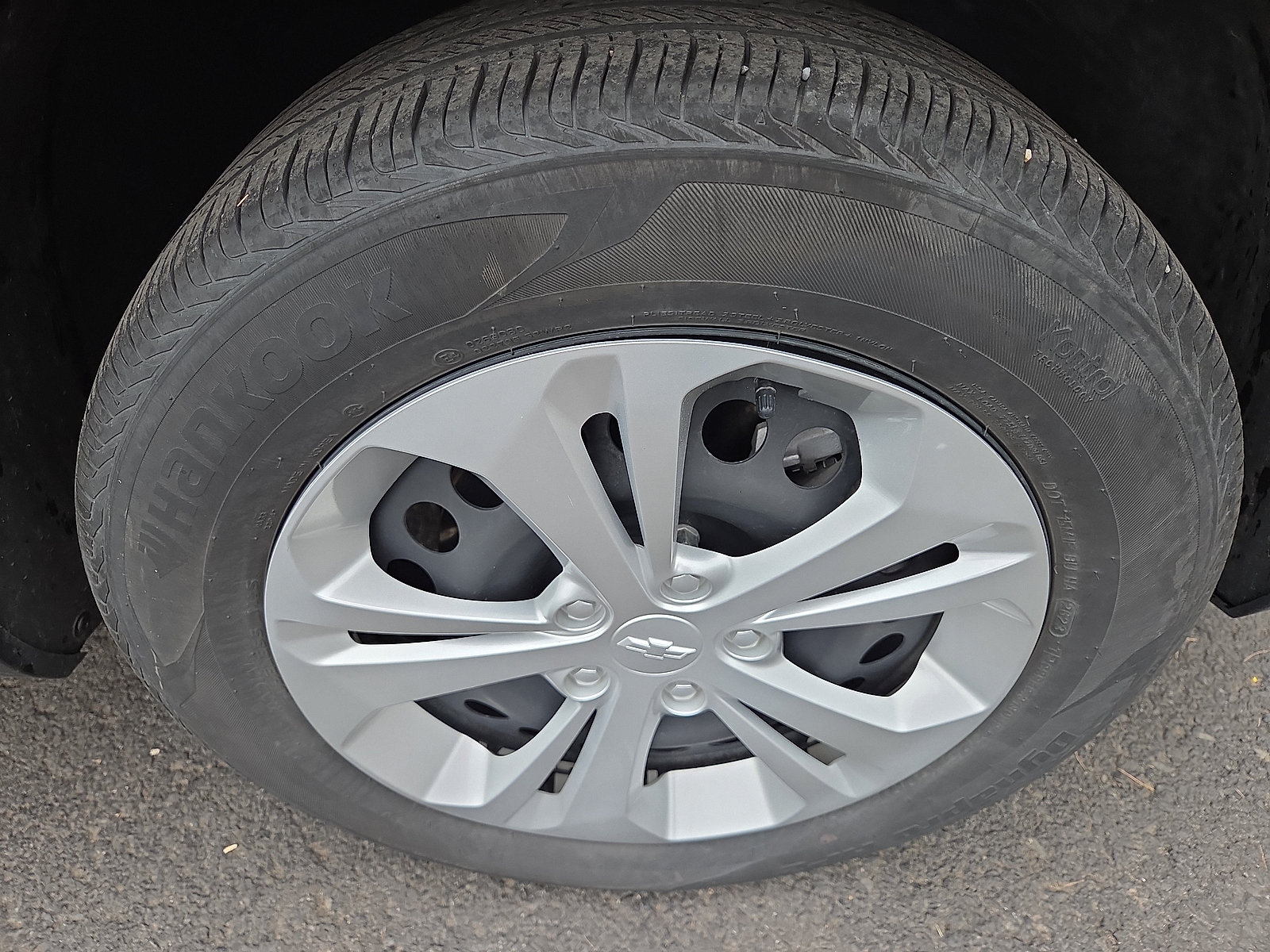 Used 2024 Chevrolet Trax LS FWD image 9