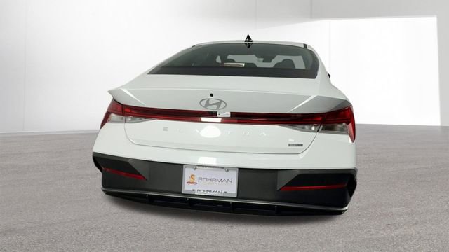 Used 2025 Hyundai Elantra Hybrid FWD image 8