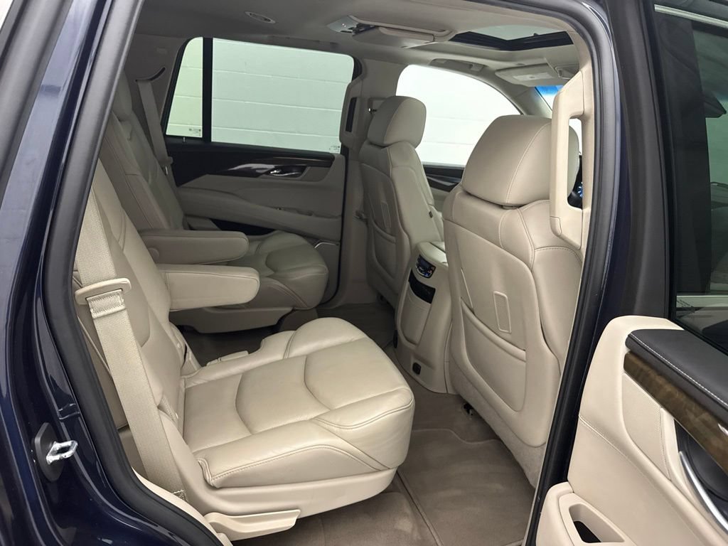 Used 2019 Cadillac Escalade Premium Luxury AWD/4WD image 60
