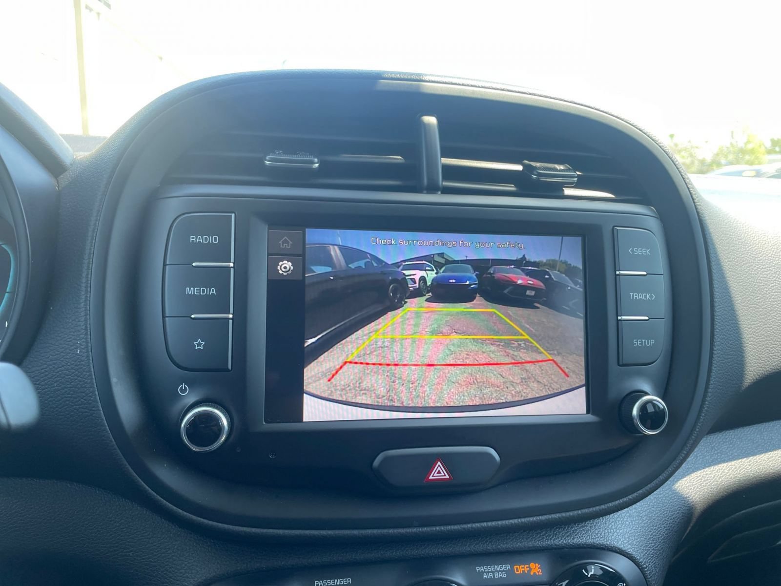 Used 2025 Kia Soul LX w/ LX Technology Package FWD image 20