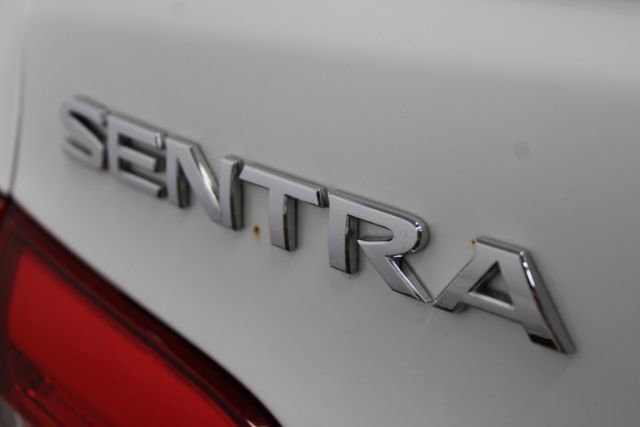 Used 2017 Nissan Sentra SR w/ SR Midnight Edition image 7