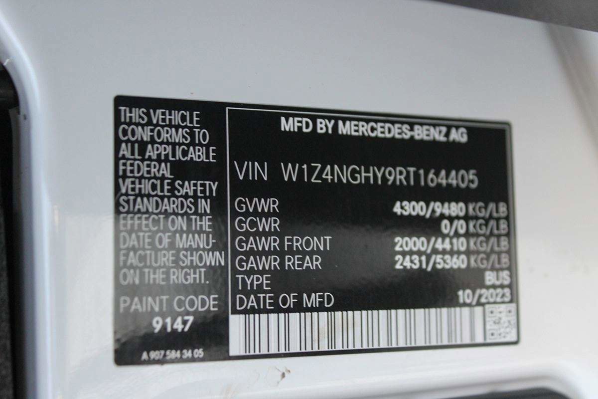 Used 2024 Mercedes-Benz Sprinter 2500 image 39