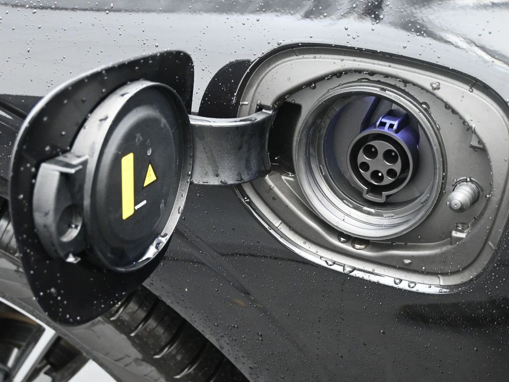 New 2026 Volvo XC60 T8 Core w/ Climate Package image 13