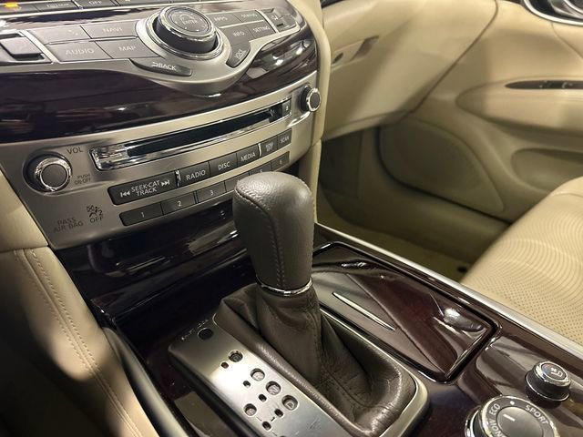 Used 2019 INFINITI Q70 Luxe w/ Proactive Package image 19