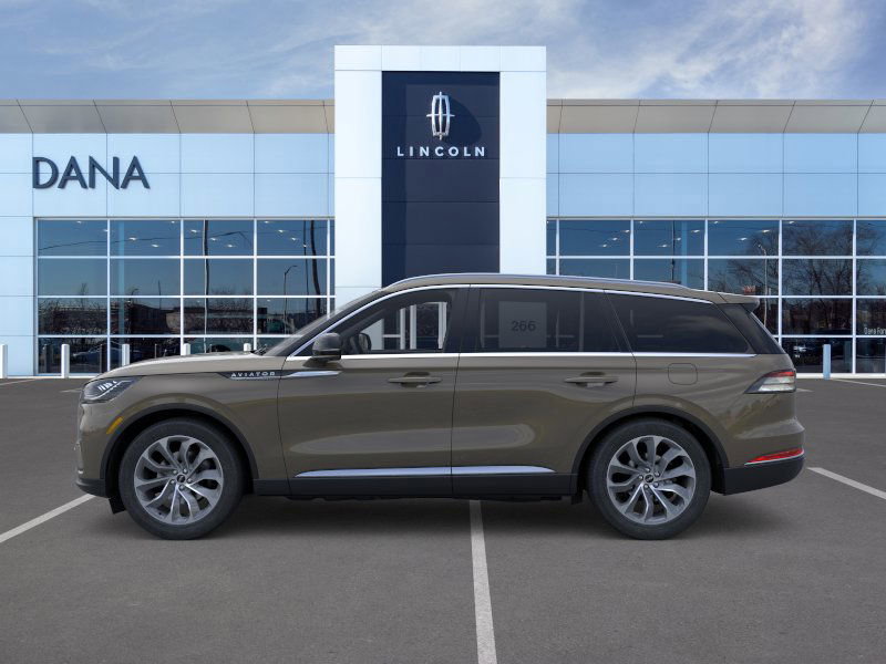 New 2025 Lincoln Aviator AWD image 3