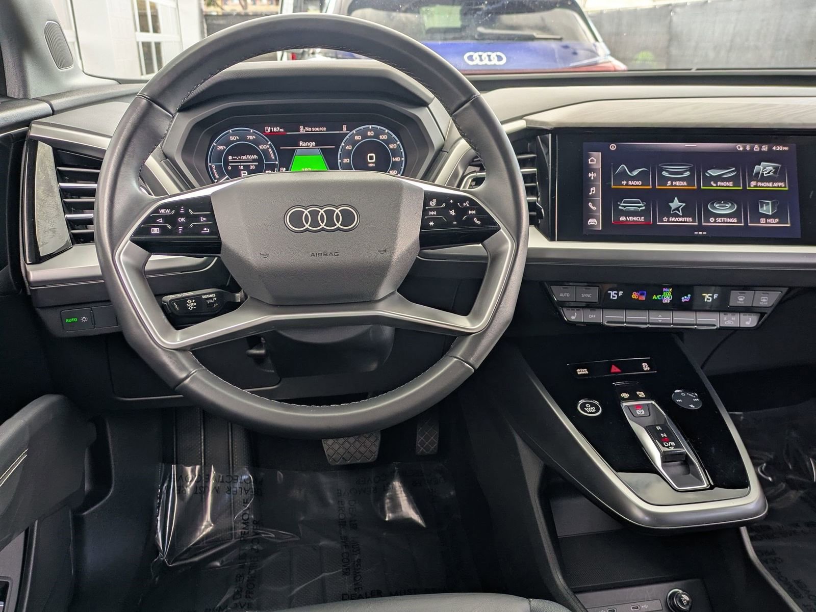 Used 2022 Audi Q4 e-tron Premium Plus w/ Premium Plus image 8