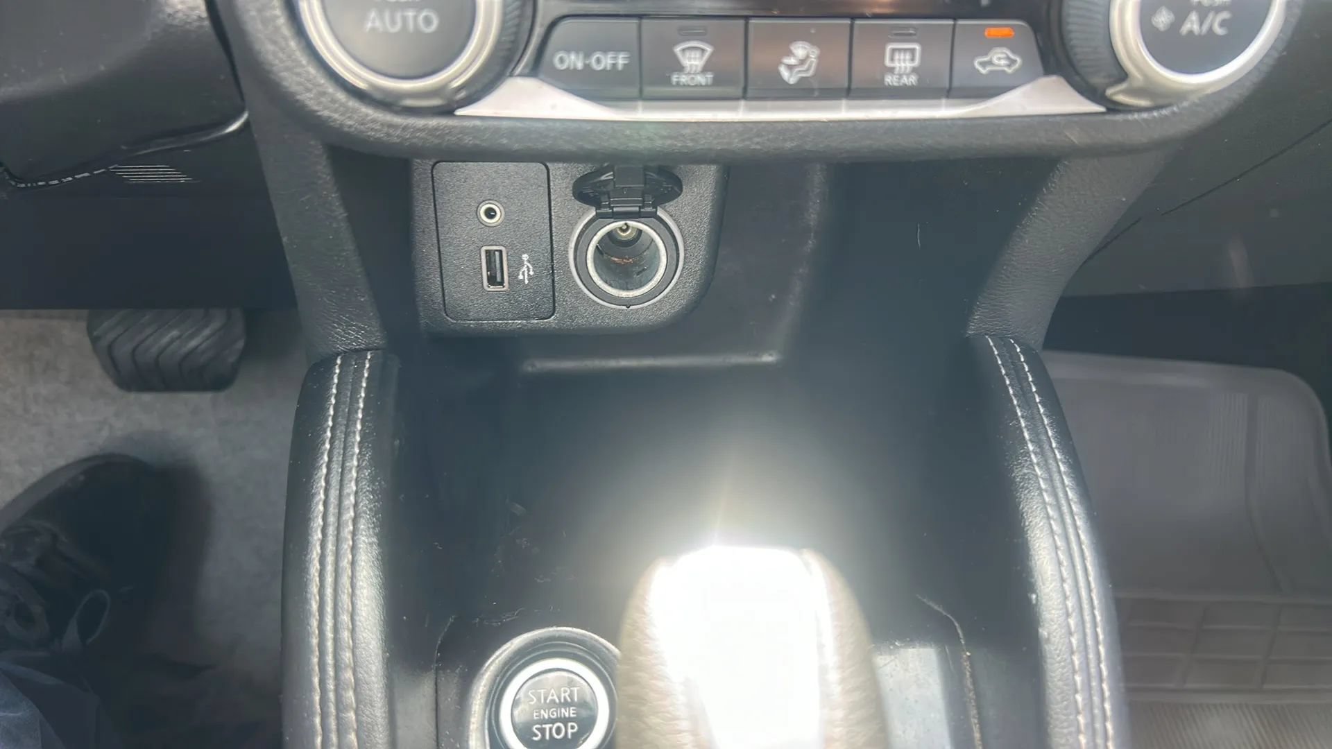 Used 2019 Nissan Kicks SV FWD image 20
