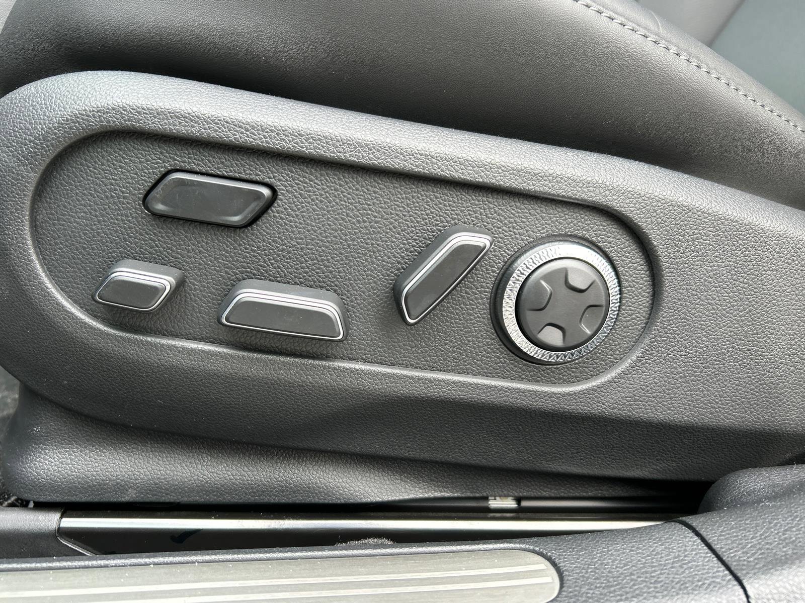 New 2025 Genesis GV60 Advanced image 10