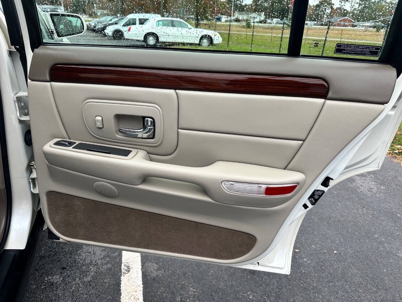 Used 1998 Cadillac De Ville D'Elegance w/ Safety/Security Pkg FWD image 24