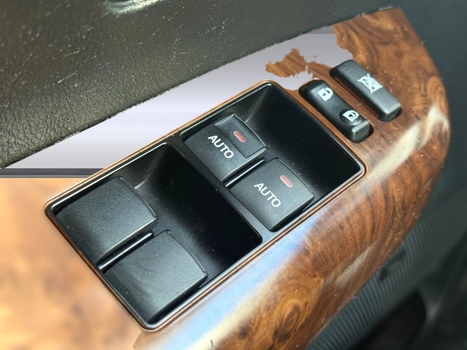 Used 2012 Toyota Tundra Limited image 13