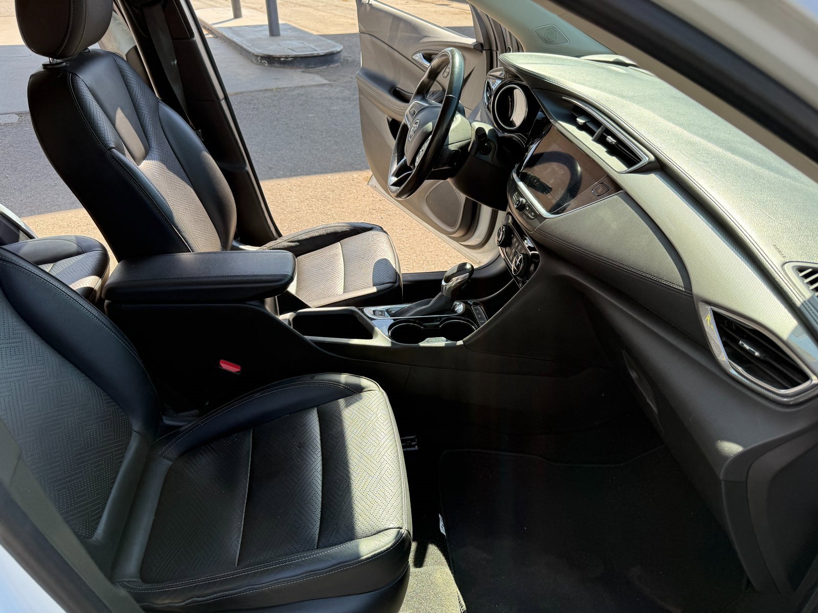 Used 2021 Buick Encore GX Essence w/ Experience Buick Package image 7