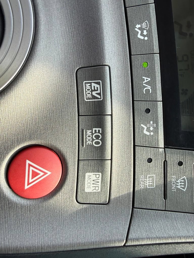 Used 2012 Toyota Prius Four w/ Deluxe Solar Roof Pkg FWD image 24
