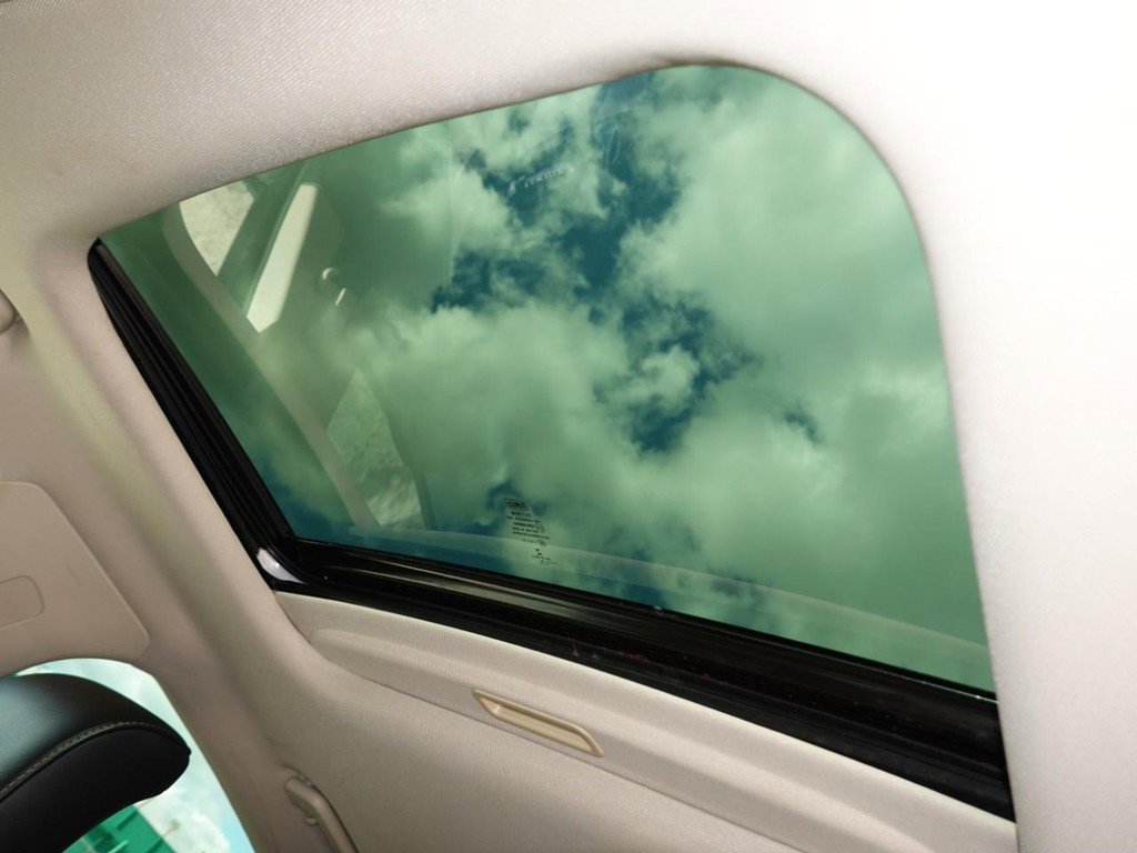 Used 2018 Ford Fusion Titanium image 17