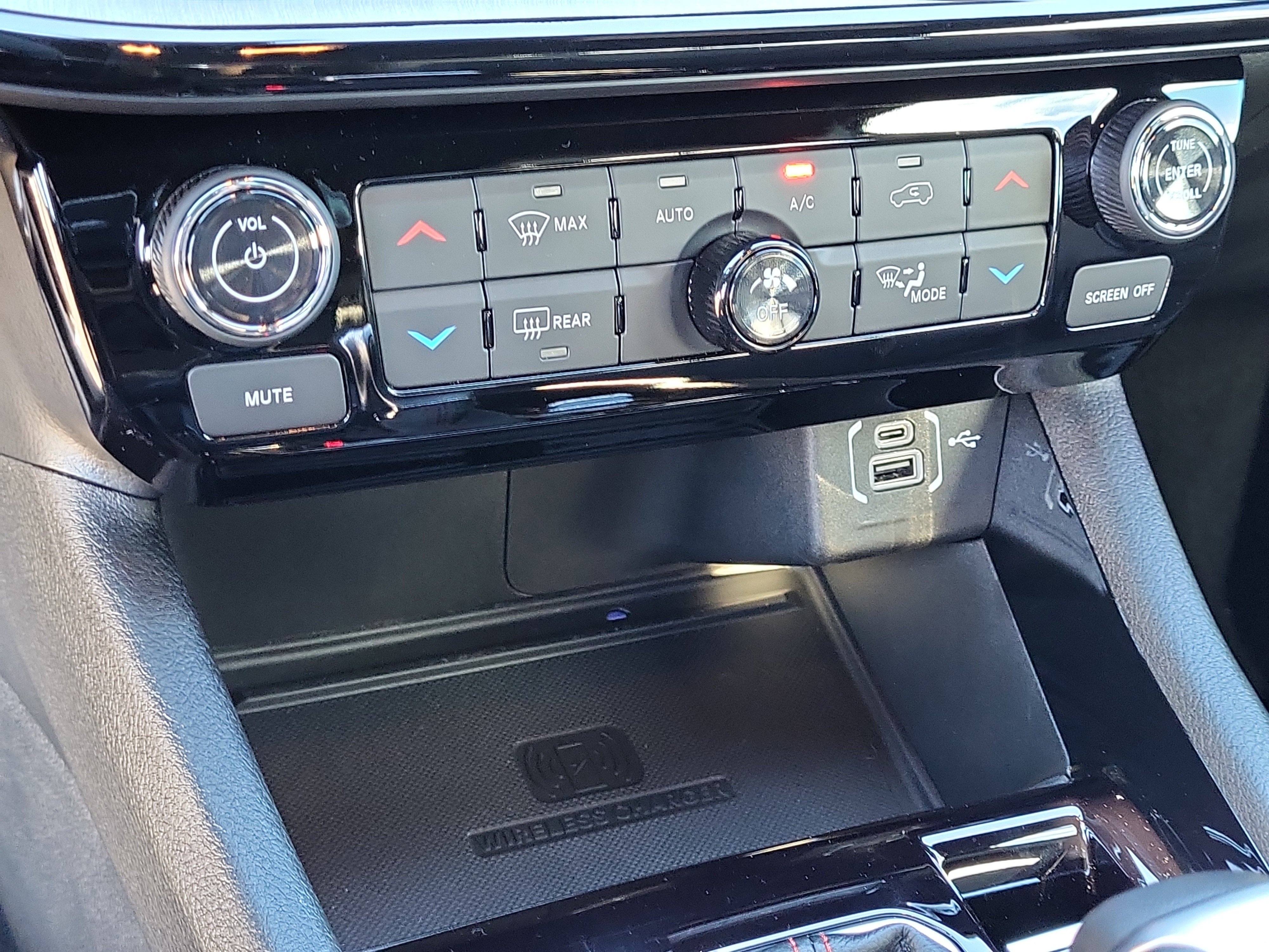 New 2026 Jeep Compass Trailhawk w/ Sun, Sound & Navigation Group image 16