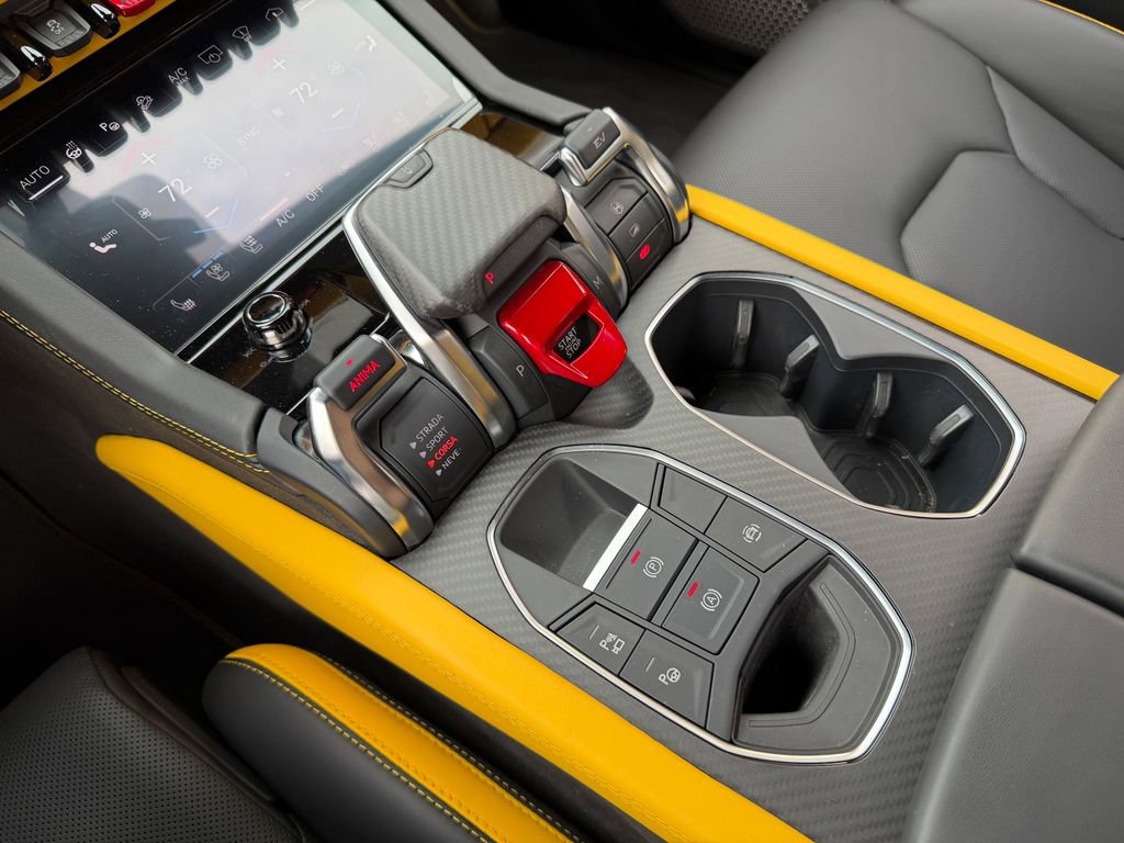Used 2025 Lamborghini Urus SE image 26