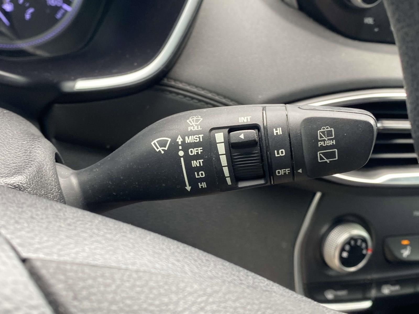 Used 2020 Hyundai Santa Fe SE AWD/4WD image 27