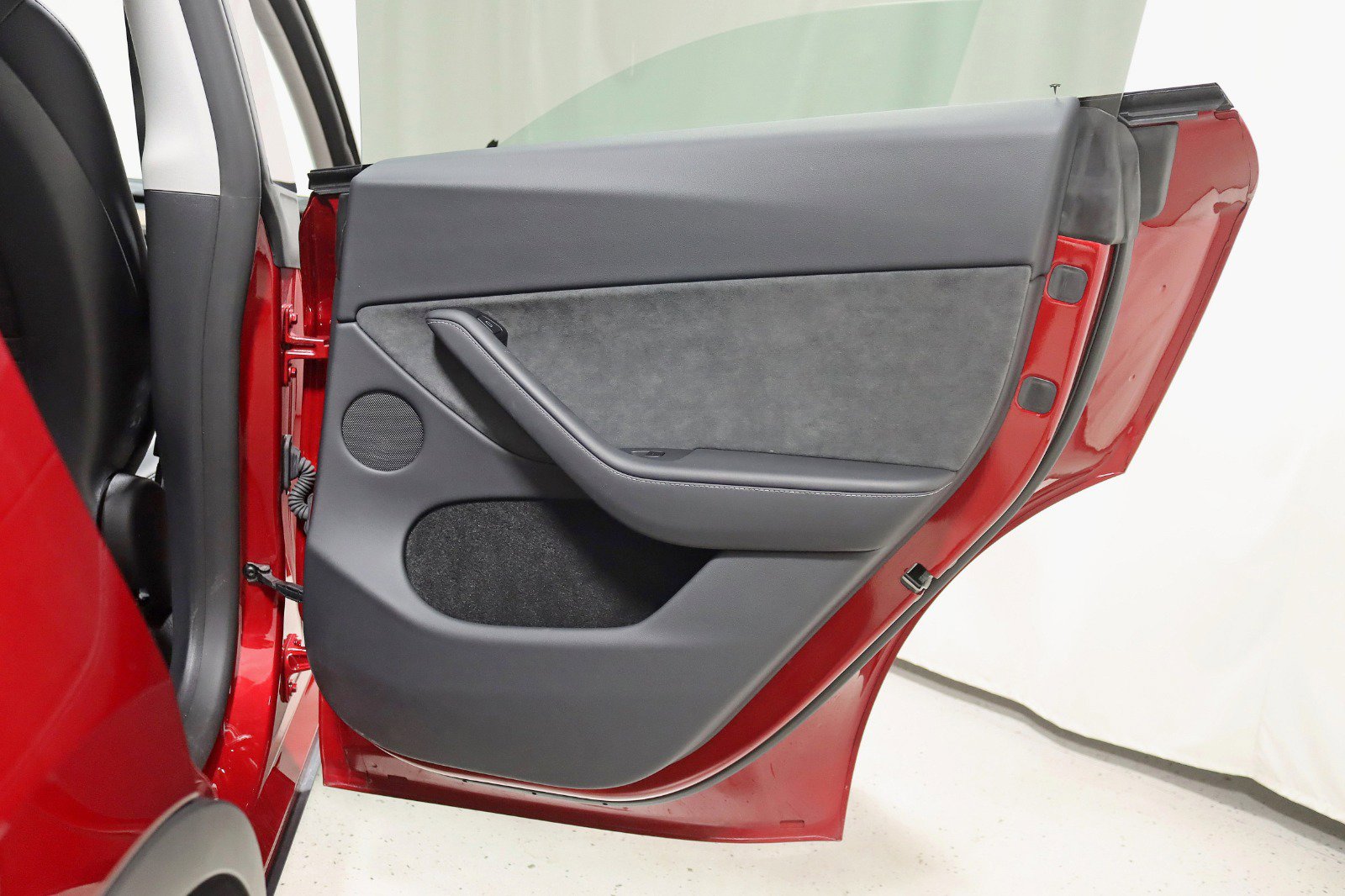 Used 2025 Tesla Model Y Long Range image 36